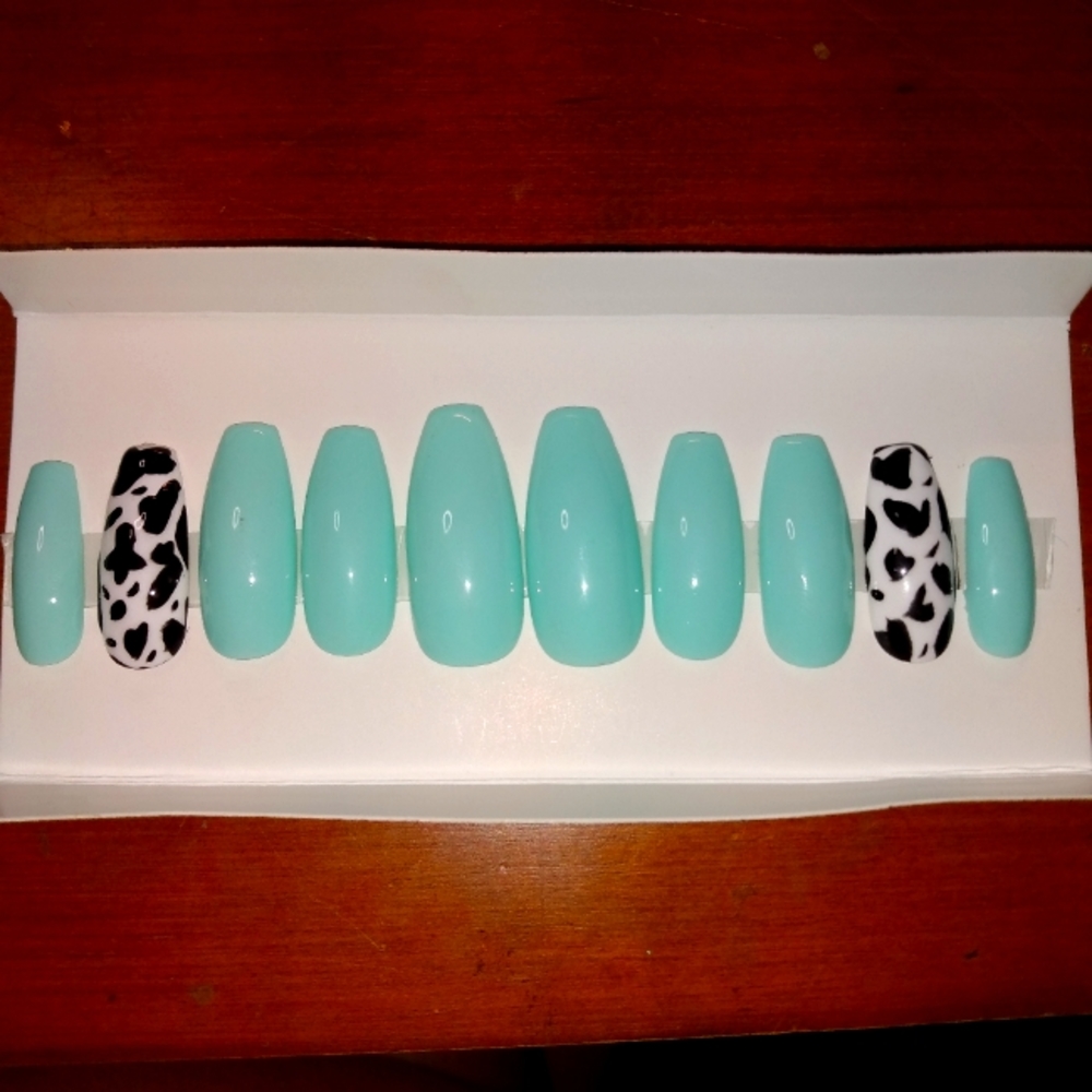 Cow print press on nails
